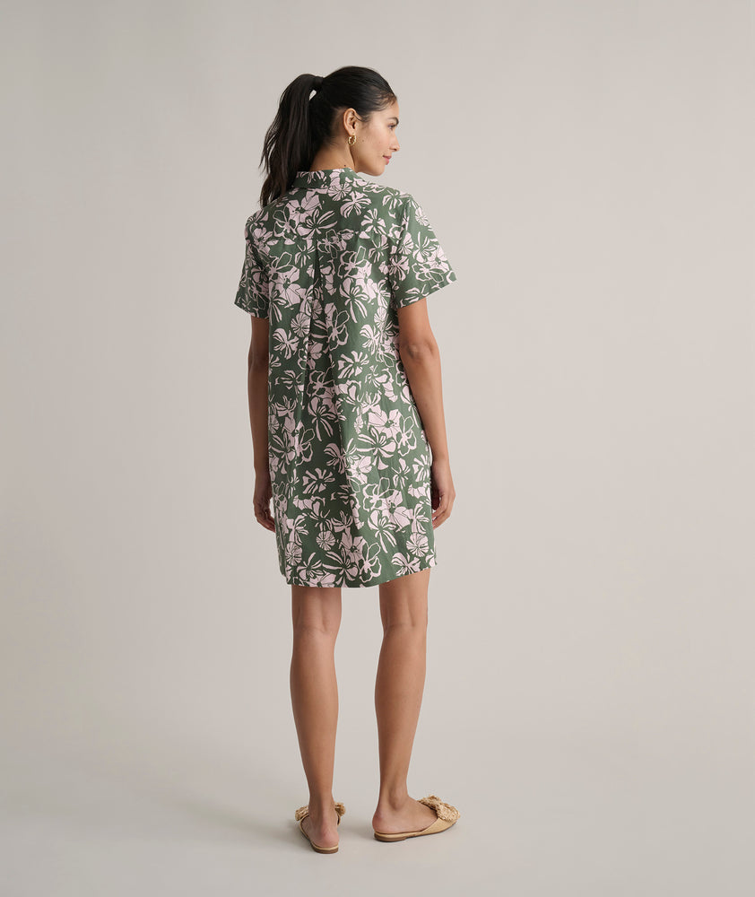 Model is wearing UNTUCKit Cotton Stretch Floral Print A-line Izzie Shirtdress.