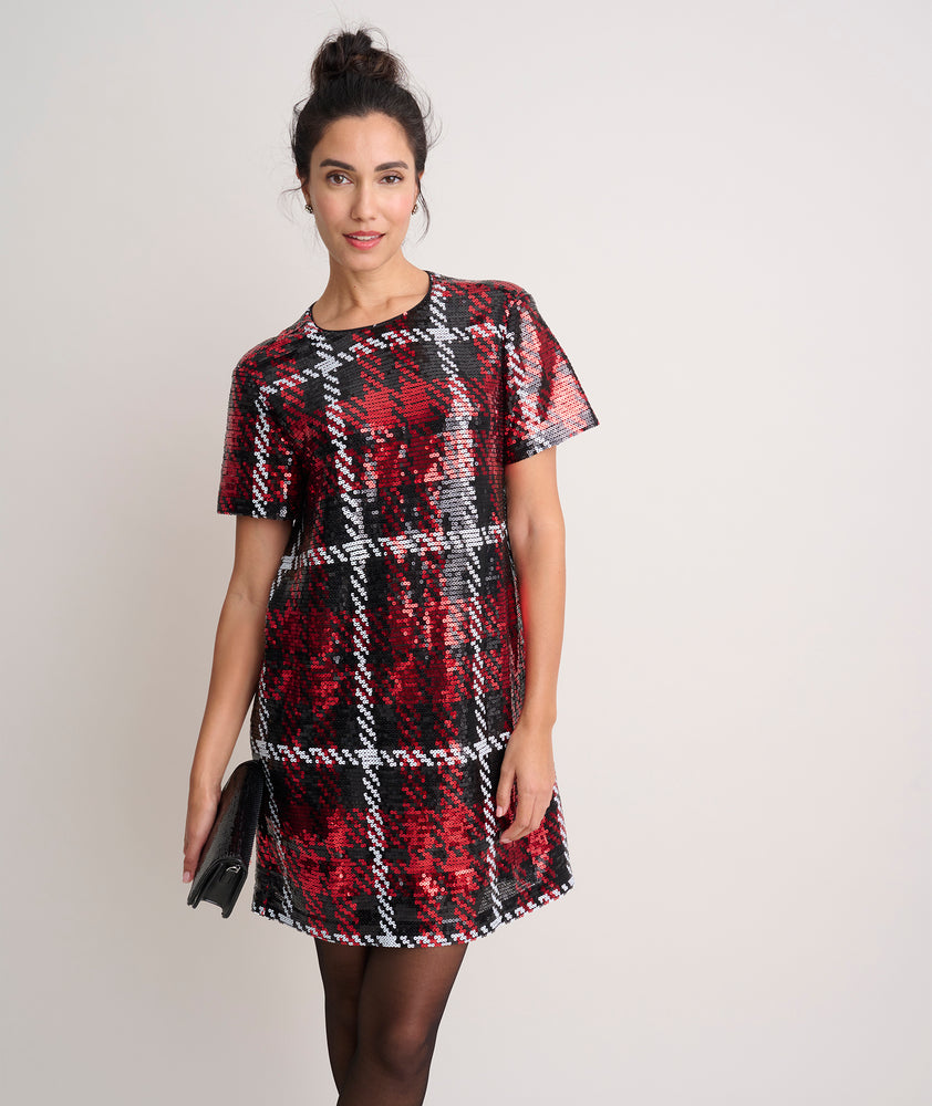 Model is wearing UNTUCKIt Short-Sleeve Sequin Plaid Sasha Dress.