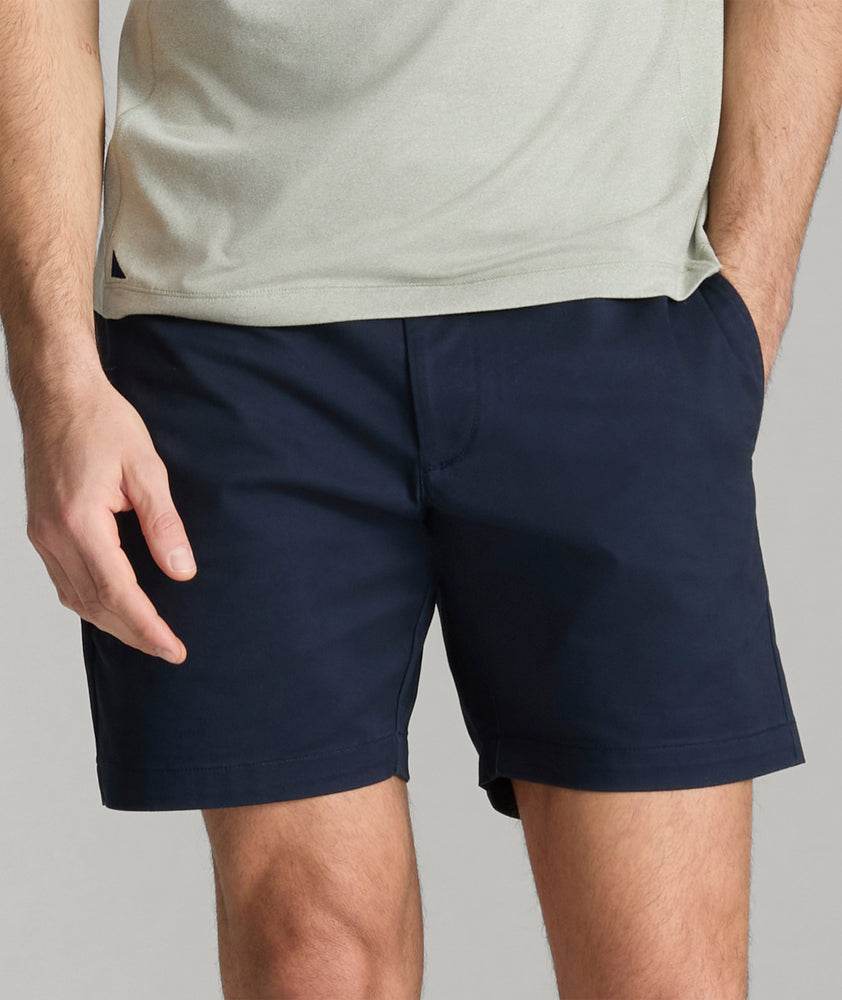 Model wearing UNTUCKit Navy 7" Chino Shorts