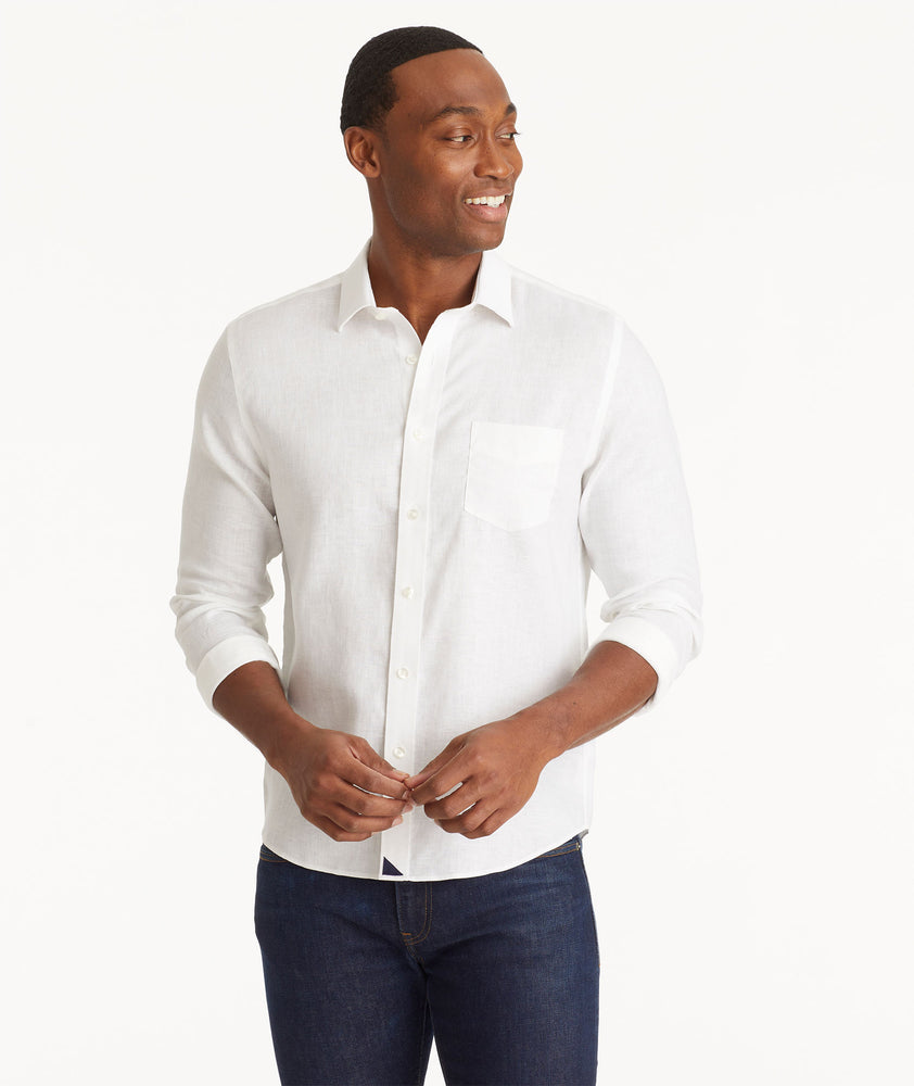 https://www.untuckit.com/cdn/shop/products/VIN-SANTO-SP1-23-35367Bwh-LINEN-SOLID-WHITE-2.jpg?height=1000&v=1677016735